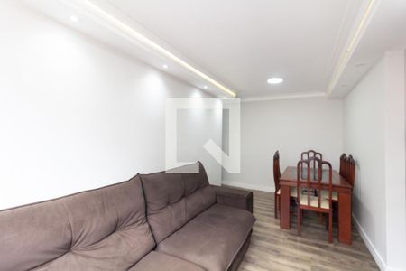 Sala de apartamento para alugar com 2 quartos, 70m² em Vila Carmosina, São Paulo