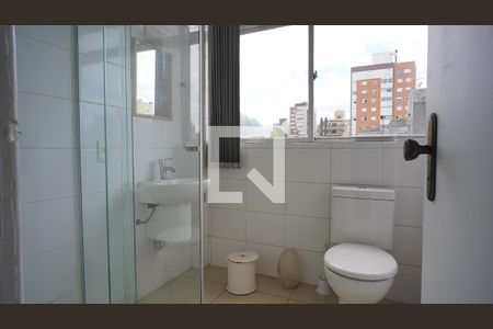 Banheiro da Suíte 1 de apartamento à venda com 4 quartos, 231m² em Auxiliadora, Porto Alegre