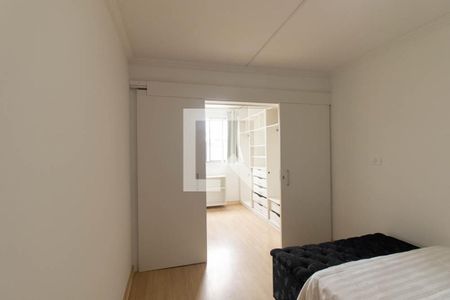 Quarto 2 Suite de casa para alugar com 2 quartos, 70m² em Novo Mundo, Curitiba