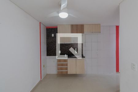 Sala e Cozinha  de apartamento para alugar com 2 quartos, 40m² em Conjunto Residencial José Bonifácio, São Paulo