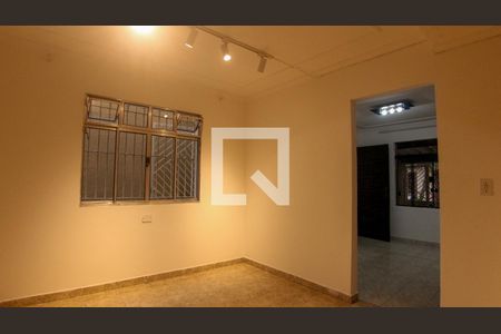 Sala de casa à venda com 2 quartos, 90m² em Conjunto Residencial Sitio Oratorio, São Paulo