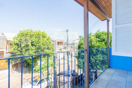 Casa à venda com 130m², 3 quartos e 1 vaga Casa à venda com 130m², 3 quartos e 1 vagaVaranda