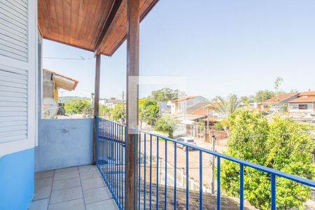 Casa à venda com 130m², 3 quartos e 1 vaga Casa à venda com 130m², 3 quartos e 1 vagaVaranda