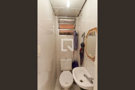 Lavabo de casa para alugar com 4 quartos, 94m² em Vila Nova Galvão, São Paulo