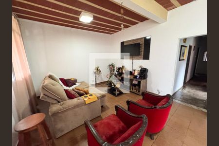 Sala de casa à venda com 3 quartos, 360m² em Santa Helena, Belo Horizonte