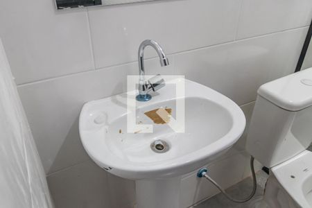 Banheiro de apartamento para alugar com 1 quarto, 60m² em Jardim Maria Helena, Barueri