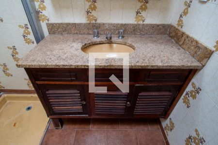 Casa para alugar com 450m², 3 quartos e 7 vagas Casa para alugar com 450m², 3 quartos e 7 vagasBanheiro da Suíte 1