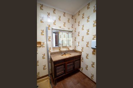 Casa para alugar com 450m², 3 quartos e 7 vagas Casa para alugar com 450m², 3 quartos e 7 vagasBanheiro da Suíte 1