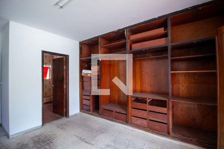 Casa para alugar com 450m², 3 quartos e 7 vagas Casa para alugar com 450m², 3 quartos e 7 vagasSuíte 2