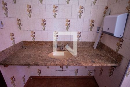 Casa para alugar com 450m², 3 quartos e 7 vagas Casa para alugar com 450m², 3 quartos e 7 vagasBanheiro da Suíte 2