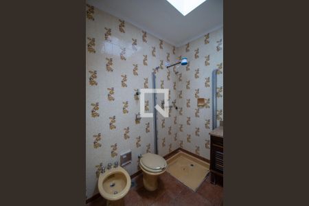 Casa para alugar com 450m², 3 quartos e 7 vagas Casa para alugar com 450m², 3 quartos e 7 vagasBanheiro da Suíte 1