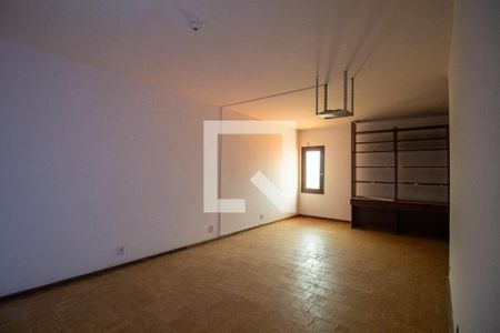 Casa para alugar com 450m², 3 quartos e 7 vagas Casa para alugar com 450m², 3 quartos e 7 vagasEscritório