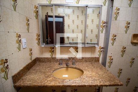 Casa para alugar com 450m², 3 quartos e 7 vagas Casa para alugar com 450m², 3 quartos e 7 vagasBanheiro da Suíte 3