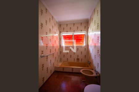 Casa para alugar com 450m², 3 quartos e 7 vagas Casa para alugar com 450m², 3 quartos e 7 vagasBanheiro da Suíte 2