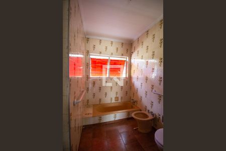 Casa para alugar com 450m², 3 quartos e 7 vagas Casa para alugar com 450m², 3 quartos e 7 vagasBanheiro da Suíte 2