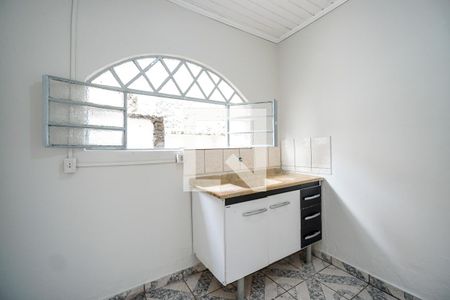 Cozinha de casa de condomínio para alugar com 1 quarto, 25m² em Penha de França, São Paulo