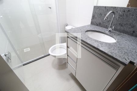 Banheiro Social de apartamento para alugar com 2 quartos, 59m² em Jaraguá, Uberlândia