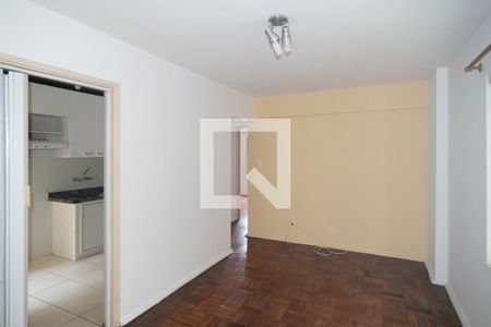 Sala de apartamento à venda com 2 quartos, 70m² em Cerqueira César, São Paulo