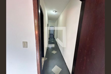 Corredor de casa para alugar com 3 quartos, 190m² em Jardim Las Vegas, Santo André