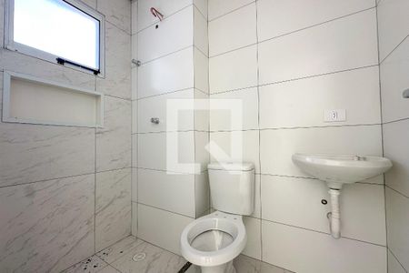 Banheiro de apartamento para alugar com 1 quarto, 38m² em Vila Mangalot, São Paulo