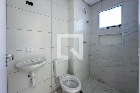 Banheiro de apartamento para alugar com 1 quarto, 38m² em Vila Mangalot, São Paulo