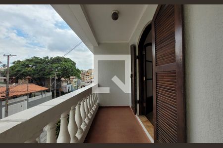 Sacada de casa para alugar com 3 quartos, 237m² em Vila Camilópolis, Santo André