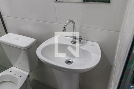 Banheiro de apartamento para alugar com 1 quarto, 60m² em Jardim Maria Helena, Barueri