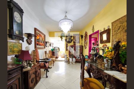 Apartamento à venda com 130m², 3 quartos e sem vaga Apartamento à venda com 130m², 3 quartos e sem vagaSala