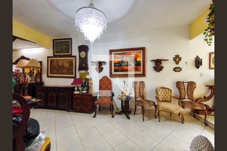 Apartamento à venda com 130m², 3 quartos e sem vaga Apartamento à venda com 130m², 3 quartos e sem vagaSala