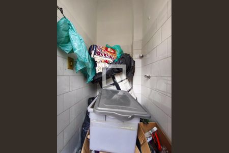 Apartamento à venda com 130m², 3 quartos e sem vaga Apartamento à venda com 130m², 3 quartos e sem vagaBanheiro de serviço