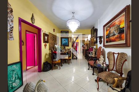 Apartamento à venda com 130m², 3 quartos e sem vaga Apartamento à venda com 130m², 3 quartos e sem vagaSala