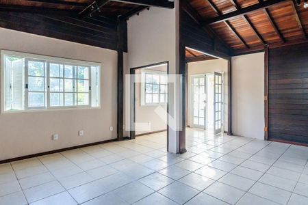 Sala de casa à venda com 2 quartos, 100m² em Espírito Santo, Porto Alegre