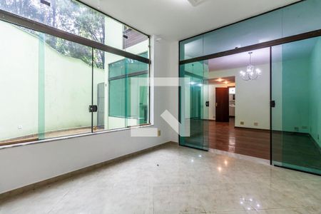 Sala de casa à venda com 3 quartos, 200m² em Alto de Pinheiros, São Paulo