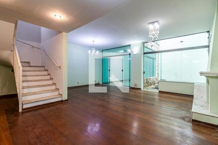 Sala de casa à venda com 3 quartos, 200m² em Alto de Pinheiros, São Paulo