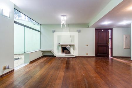 Sala de casa à venda com 3 quartos, 200m² em Alto de Pinheiros, São Paulo