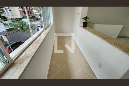 Detalhe Sala de casa para alugar com 3 quartos, 93m² em Boqueirão, Santos