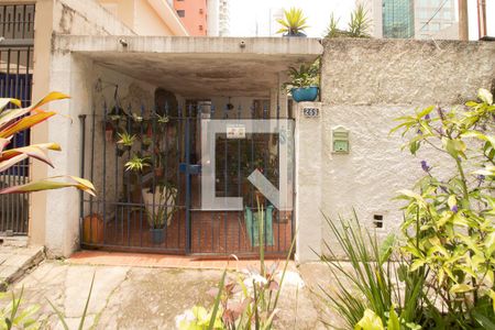 Casa à venda com 140m², 2 quartos e 1 vaga Casa à venda com 140m², 2 quartos e 1 vagaFachada