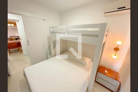 Suíte 1 de apartamento para alugar com 2 quartos, 102m² em Cachoeira do Bom Jesus, Florianópolis