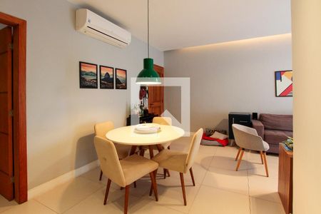 Sala de apartamento à venda com 2 quartos, 85m² em Barra da Tijuca, Rio de Janeiro