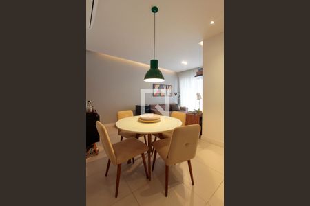 Sala de apartamento à venda com 2 quartos, 85m² em Barra da Tijuca, Rio de Janeiro