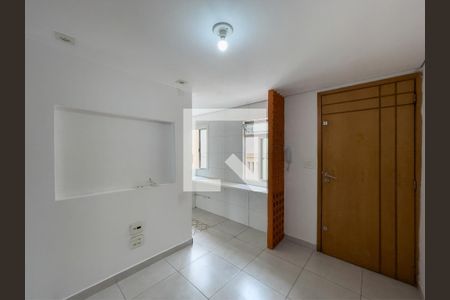 Sala de apartamento para alugar com 2 quartos, 32m² em Conjunto Residencial José Bonifácio, São Paulo