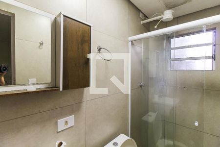 Banheiro de kitnet/studio para alugar com 1 quarto, 30m² em Mooca, São Paulo