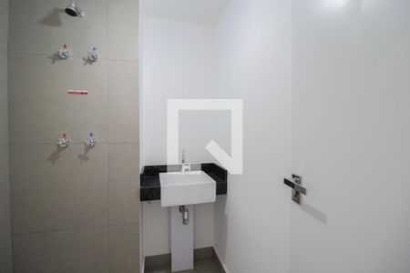 Banheiro de kitnet/studio à venda com 1 quarto, 24m² em Vila Olímpia, São Paulo