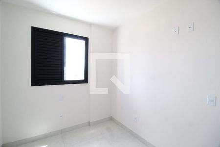 Quarto 1 de apartamento para alugar com 2 quartos, 72m² em Santa Mônica, Uberlândia