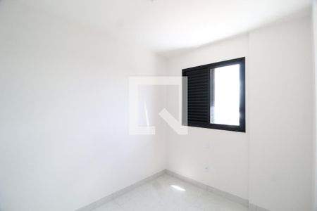 Quarto 1 de apartamento para alugar com 2 quartos, 72m² em Santa Mônica, Uberlândia