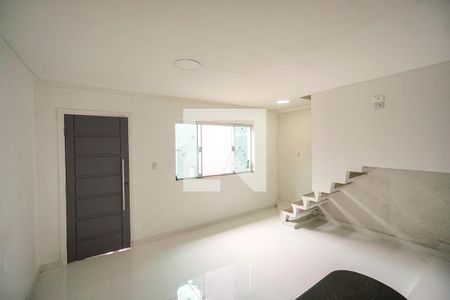 Sala de casa para alugar com 2 quartos, 150m² em Vila Antonina, São Paulo