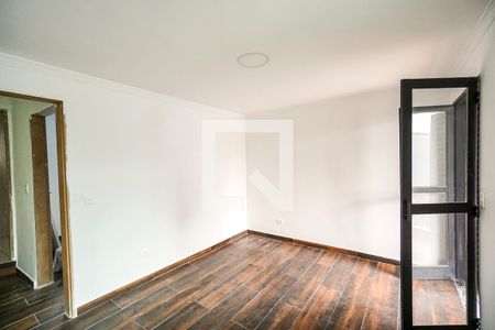 Quarto 01 de casa para alugar com 2 quartos, 150m² em Vila Antonina, São Paulo