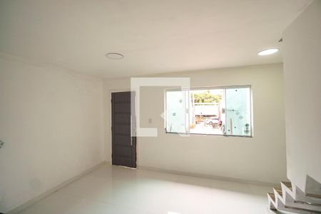 Sala de casa para alugar com 2 quartos, 150m² em Vila Antonina, São Paulo