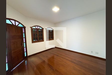 Sala de casa à venda com 4 quartos, 200m² em Bandeirantes, Contagem