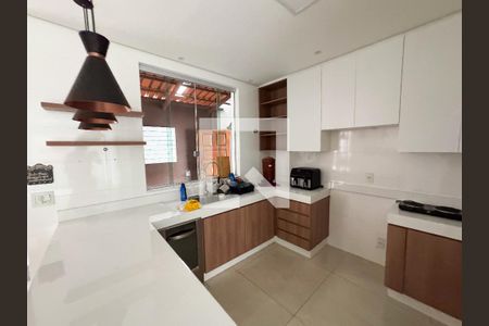 Cozinha de casa à venda com 4 quartos, 200m² em Bandeirantes, Contagem